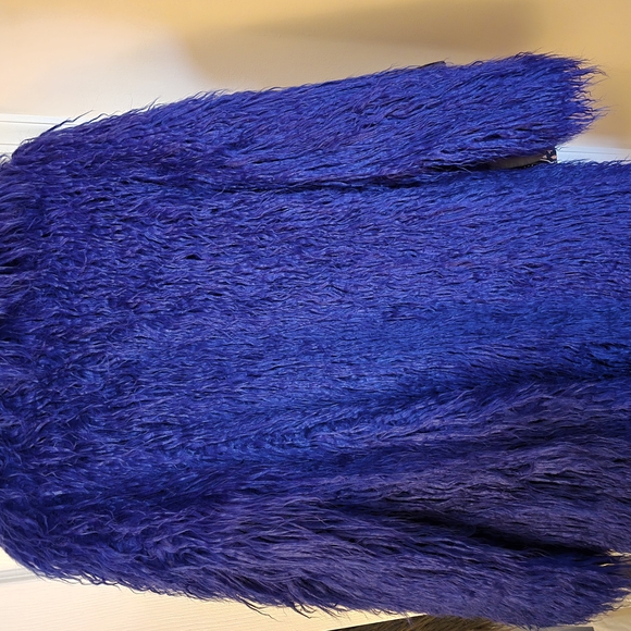 BCBGMAXAZRIA Arctic Faux Fur Coat in Spectrum Blue - Picture 5 of 9